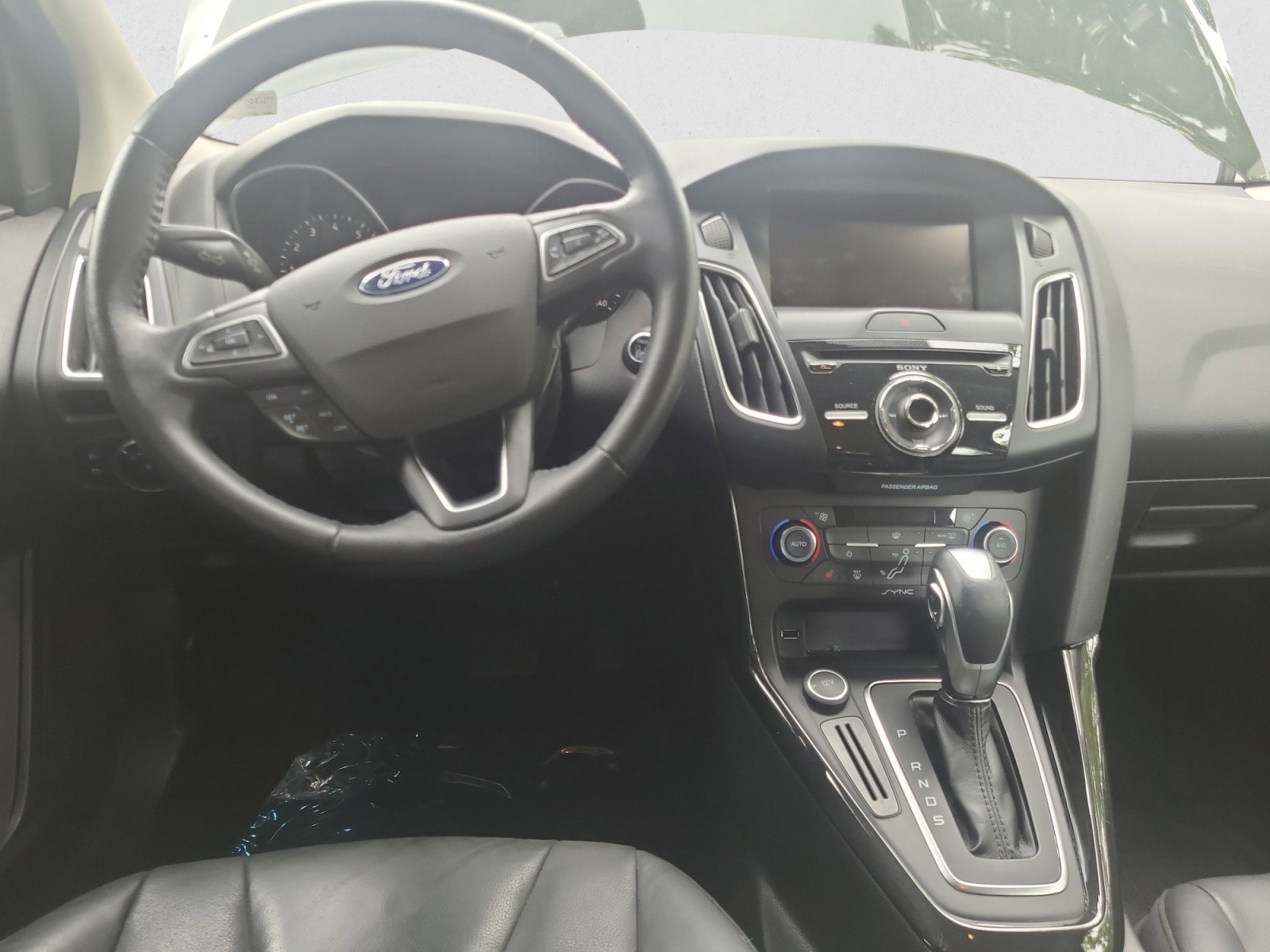 Used 2015 Ford Focus Titanium FWD image 13