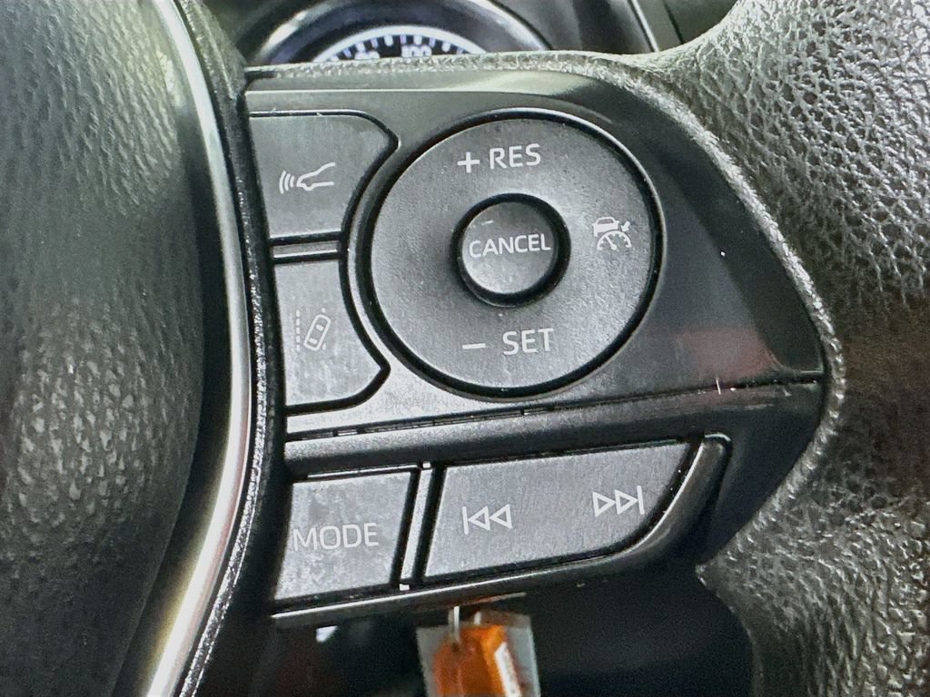 Used 2020 Toyota Camry LE FWD image 23