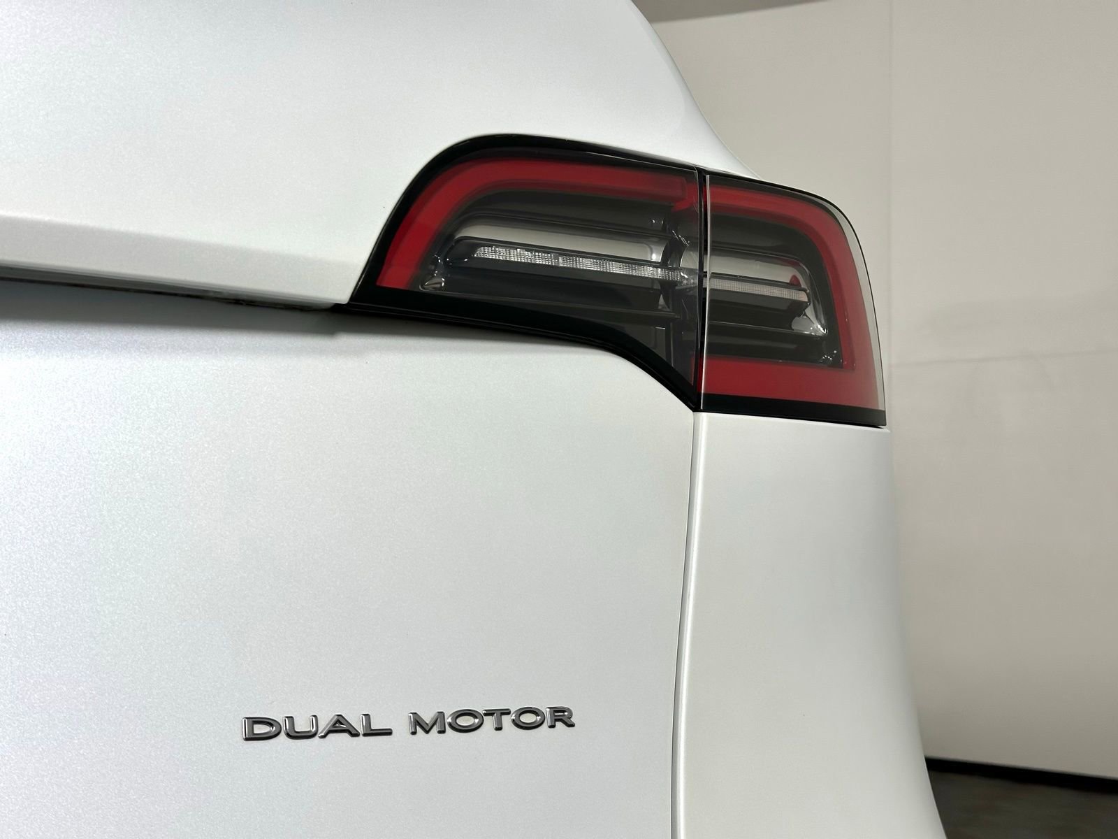 Used 2022 Tesla Model Y Long Range image 12