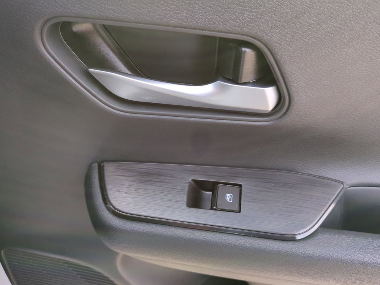 New 2026 Nissan Kicks SV w/ SV Premium Package FWD image 31