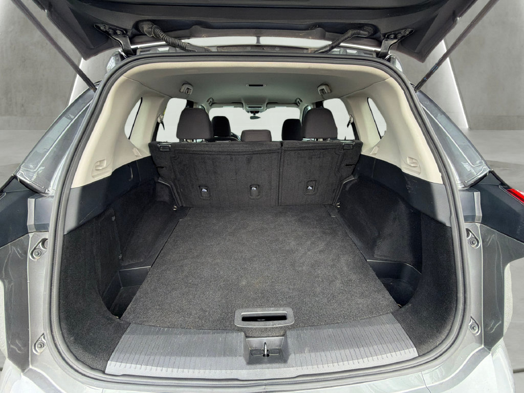 Used 2024 Nissan Rogue S AWD/4WD image 10