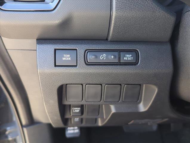 Used 2024 Nissan Frontier Pro-X image 12