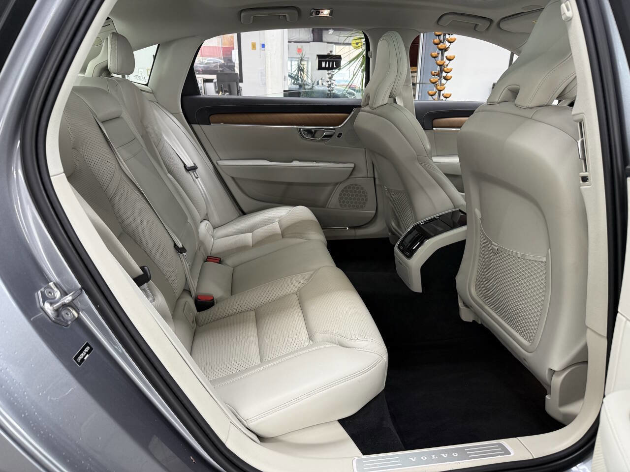 Used 2020 Volvo S90 T6 Inscription image 16