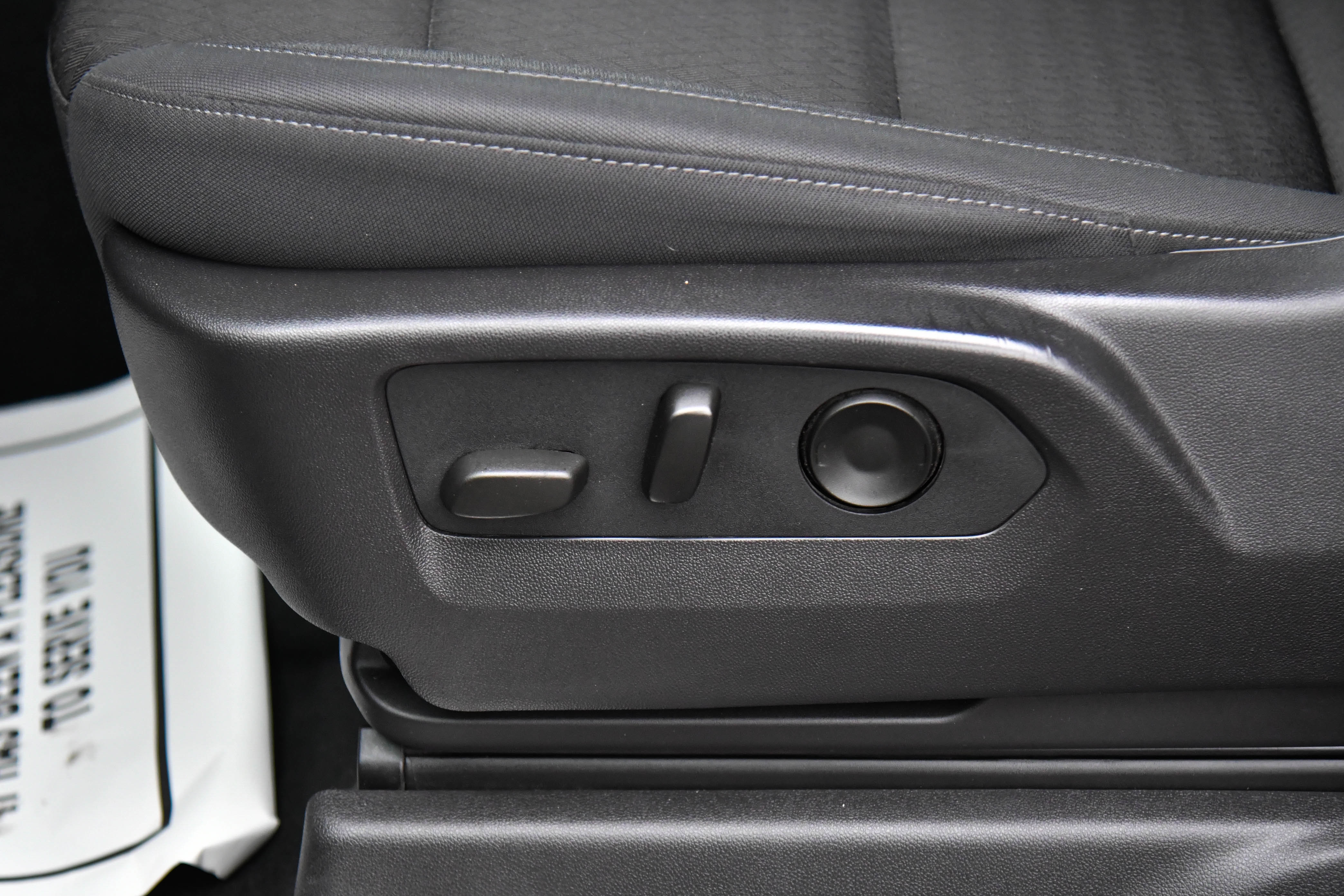 Used 2024 Chevrolet Silverado 1500 LT image 16