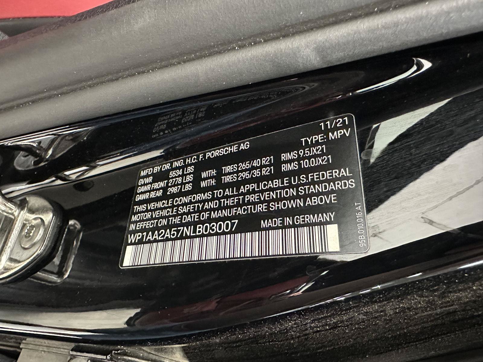 Used 2022 Porsche Macan AWD/4WD image 18