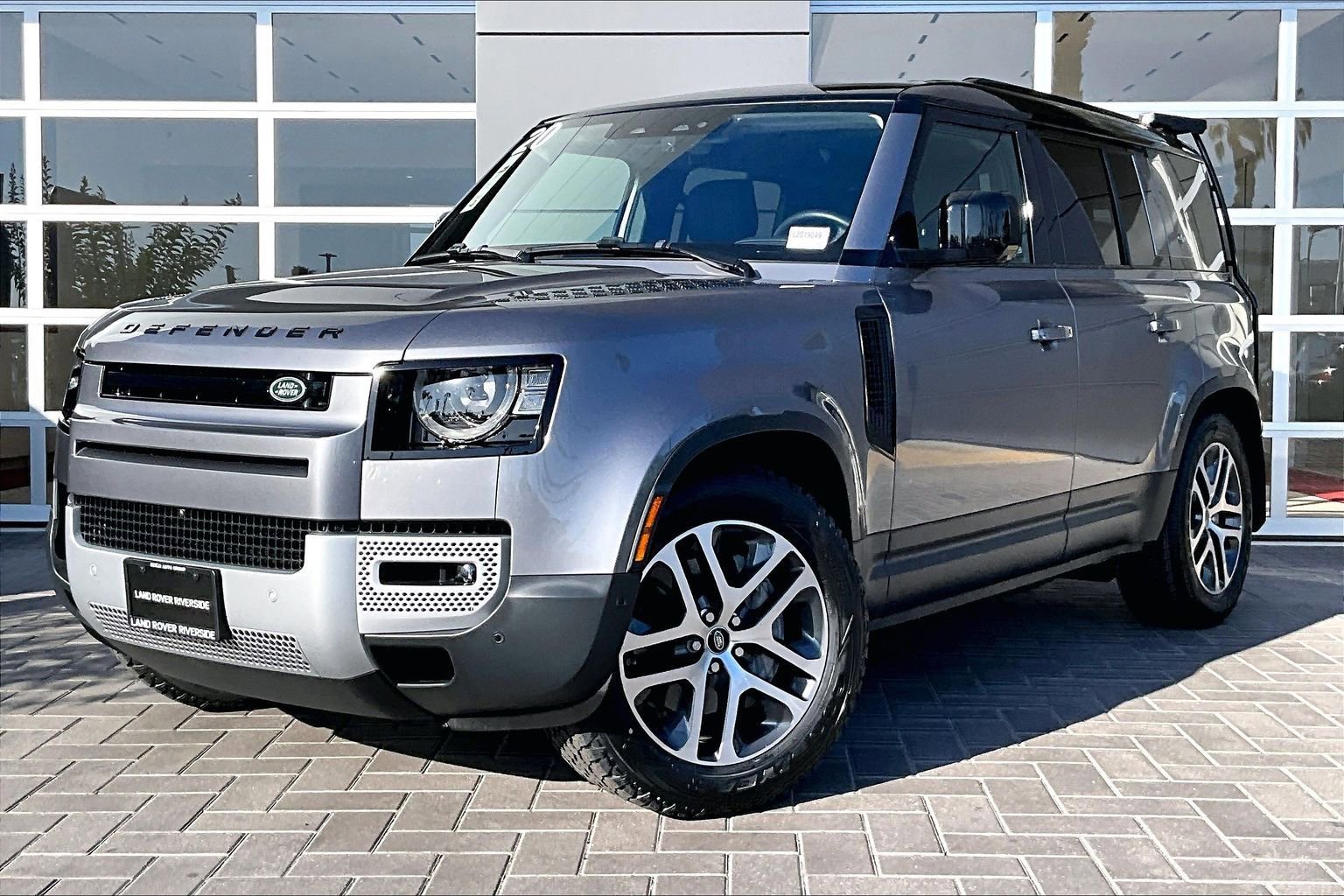Used 2020 Land Rover Defender 110 First Edition AWD/4WD image 1