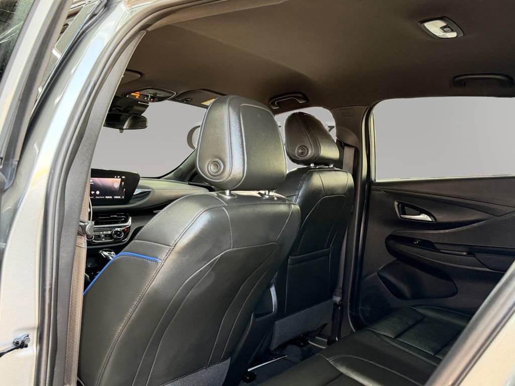 Used 2025 Buick Envista Sport Touring image 22