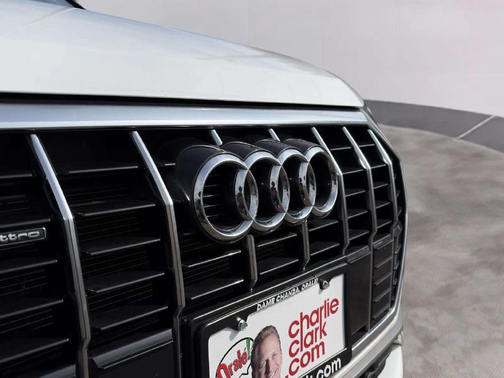 Used 2025 Audi Q3 2.0T Premium AWD/4WD image 32