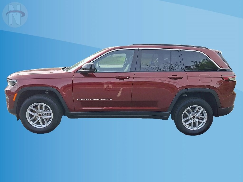 Used 2025 Jeep Grand Cherokee Laredo X w/ Luxury Tech Group I AWD/4WD image 5
