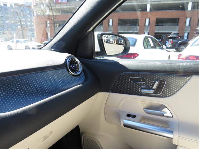 Used 2025 Mercedes-Benz GLA 250 4MATIC image 17