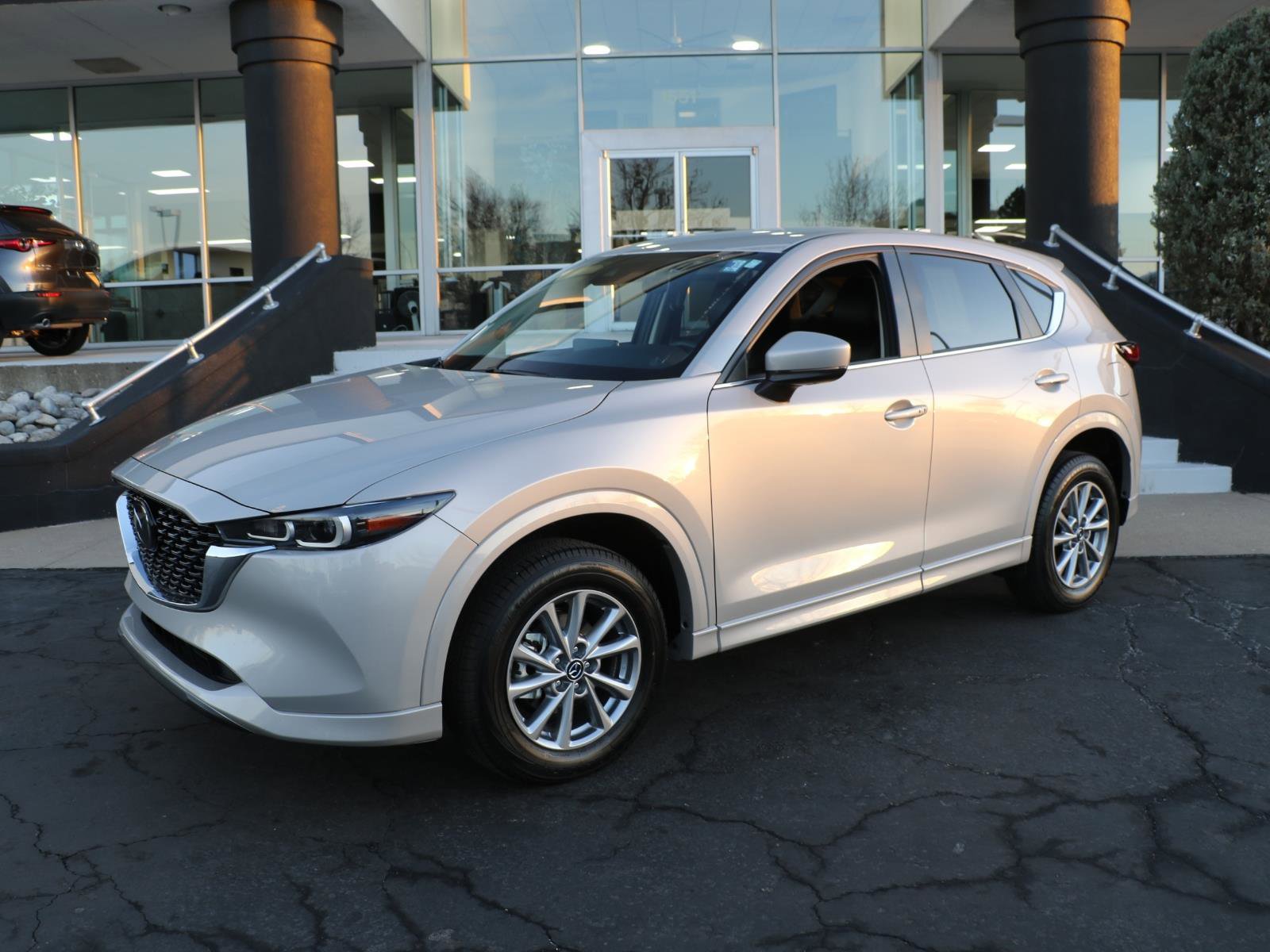 Certified 2025 MAZDA CX-5 AWD 2.5 S w/ Select Package image 1