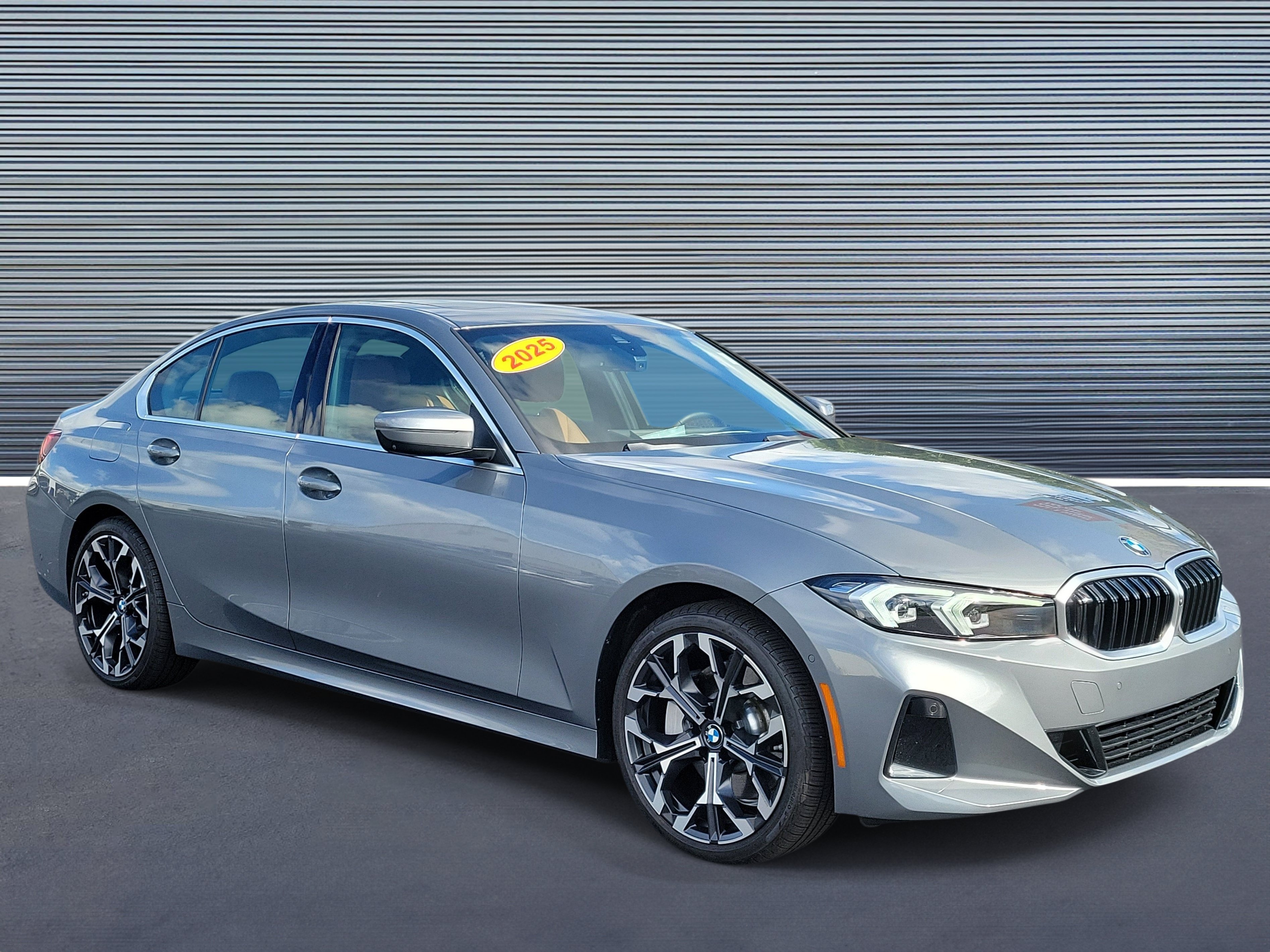 Used 2025 BMW 330i Sedan RWD image 2