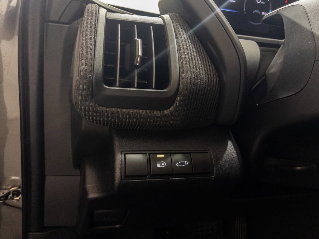 Used 2024 Subaru Solterra Limited image 29