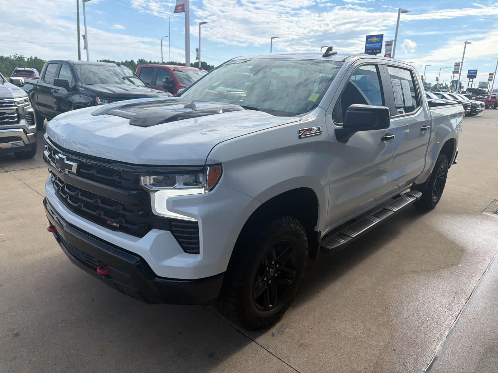 Used 2024 Chevrolet Silverado 1500 LT Trail Boss w/ Protection Package AWD/4WD image 2