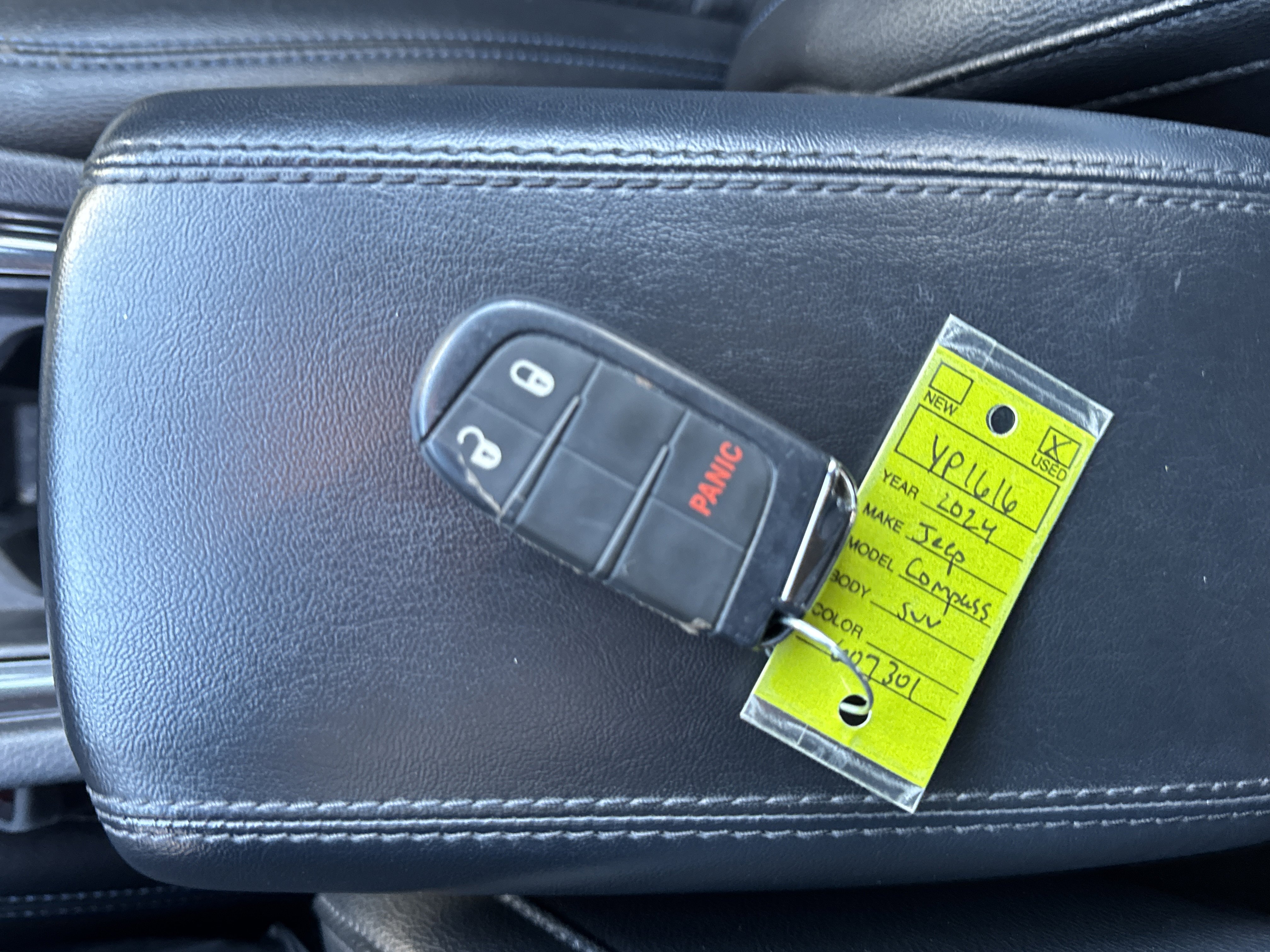 Used 2024 Jeep Compass Latitude image 27