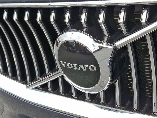 Used 2022 Volvo XC90 T5 Momentum w/ Climate Package image 33