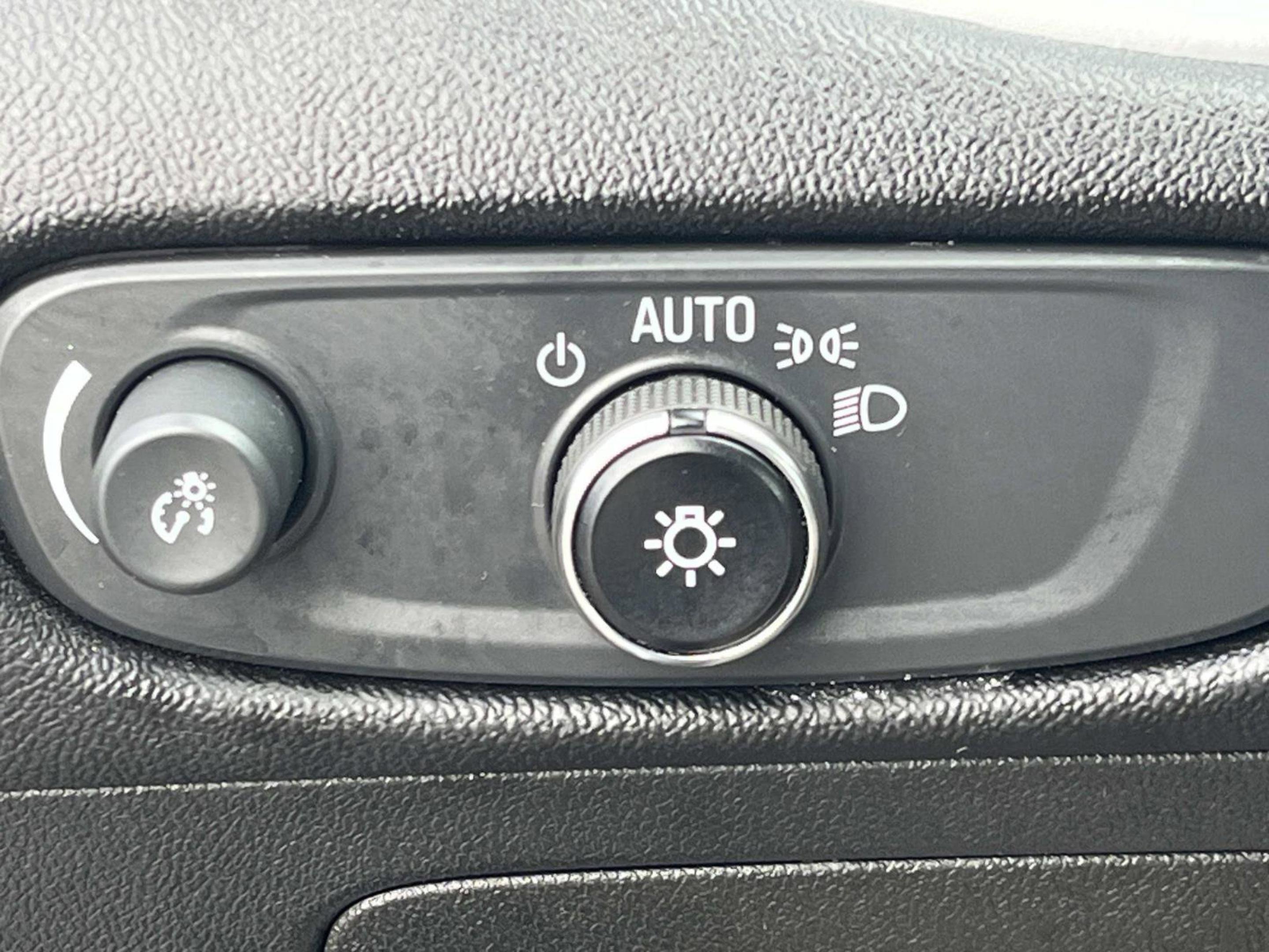 Used 2023 Chevrolet Malibu LT image 30