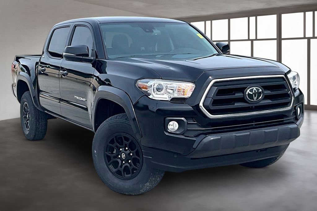 Used 2022 Toyota Tacoma SR5 w/ Technology Package RWD image 3