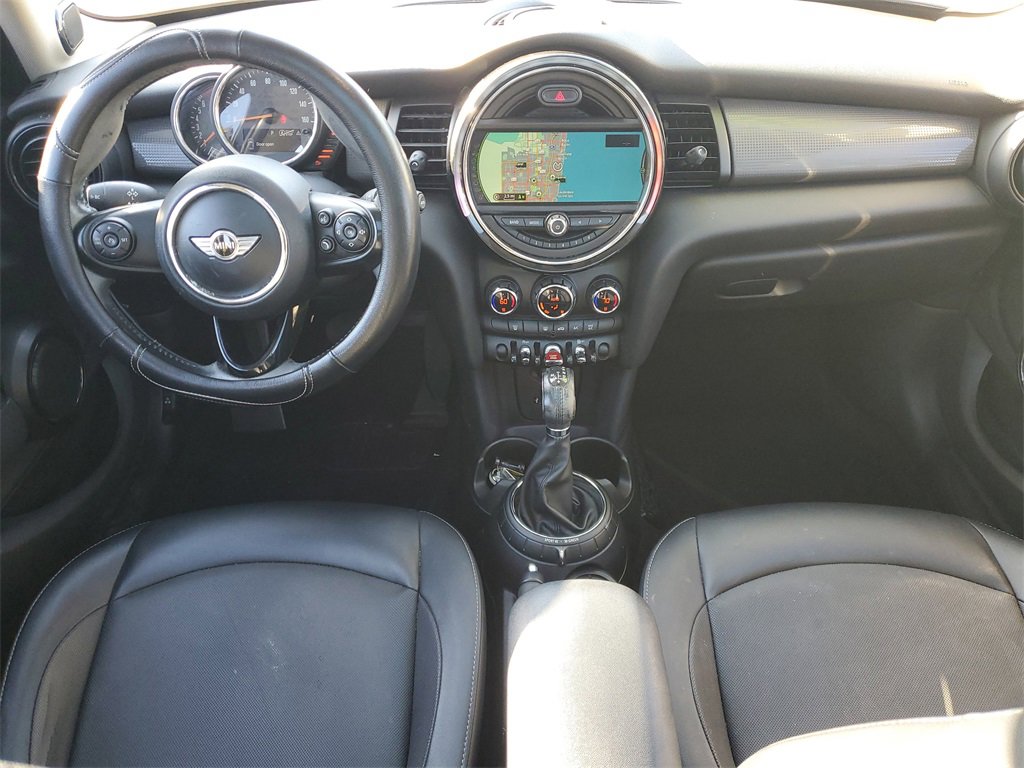 Used 2017 MINI Cooper 4-Door Hardtop image 9