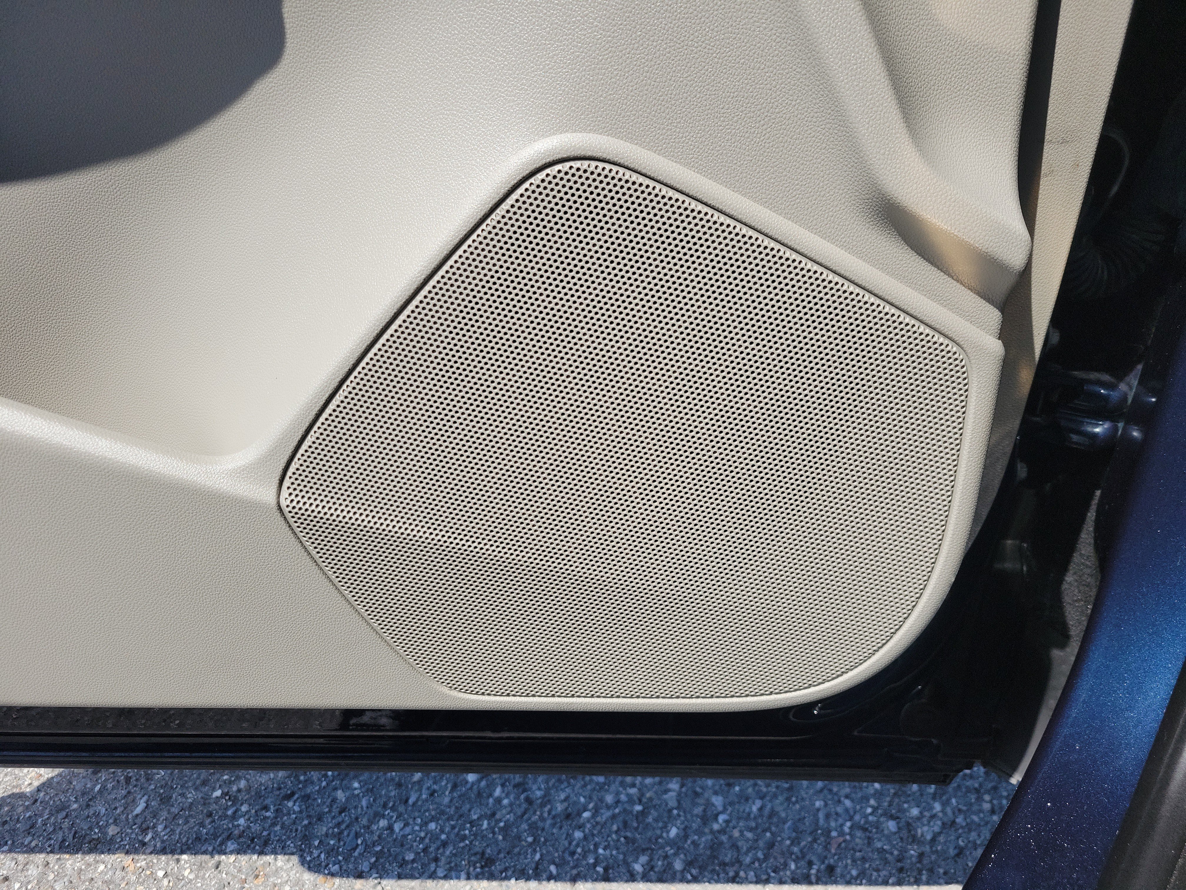 Certified 2022 Cadillac XT4 Premium Luxury w/ Technology Package image 18