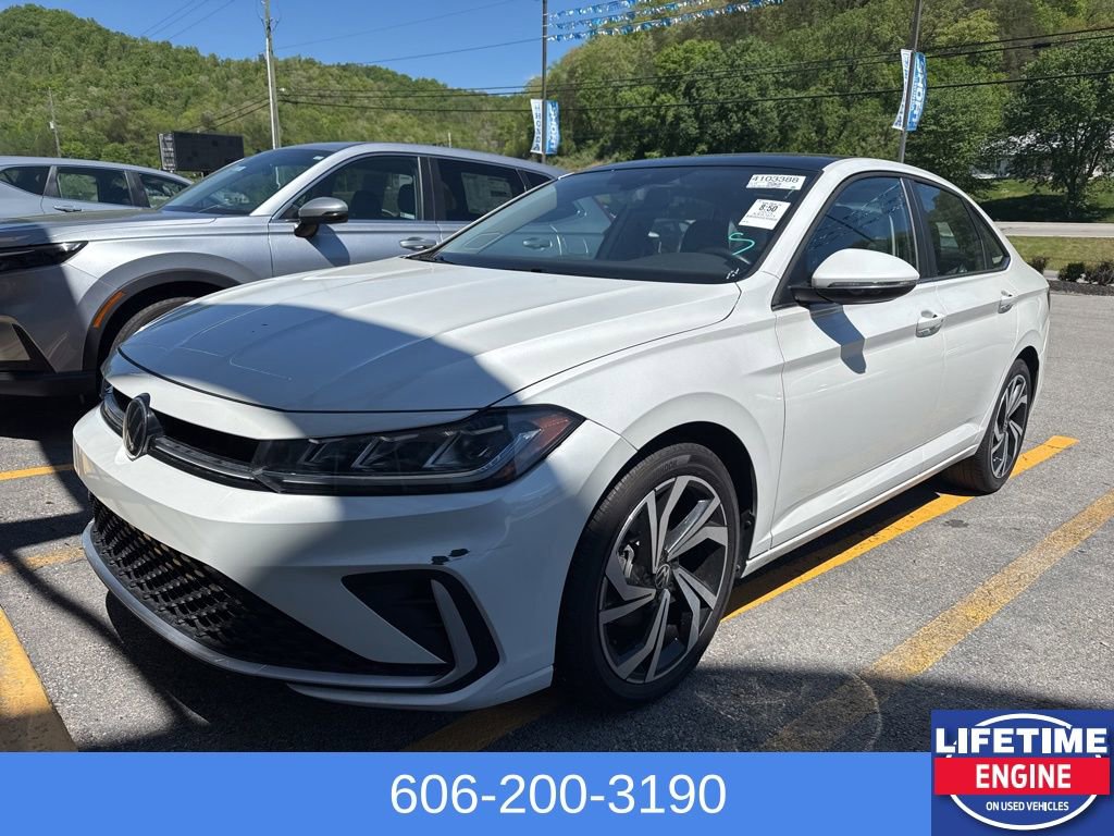 Used 2025 Volkswagen Jetta SEL image 3