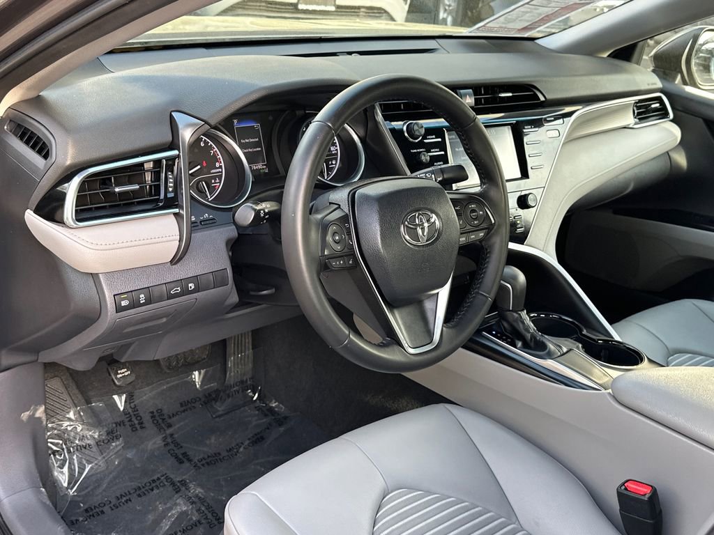 Used 2018 Toyota Camry SE w/ Moonroof Package FWD image 17