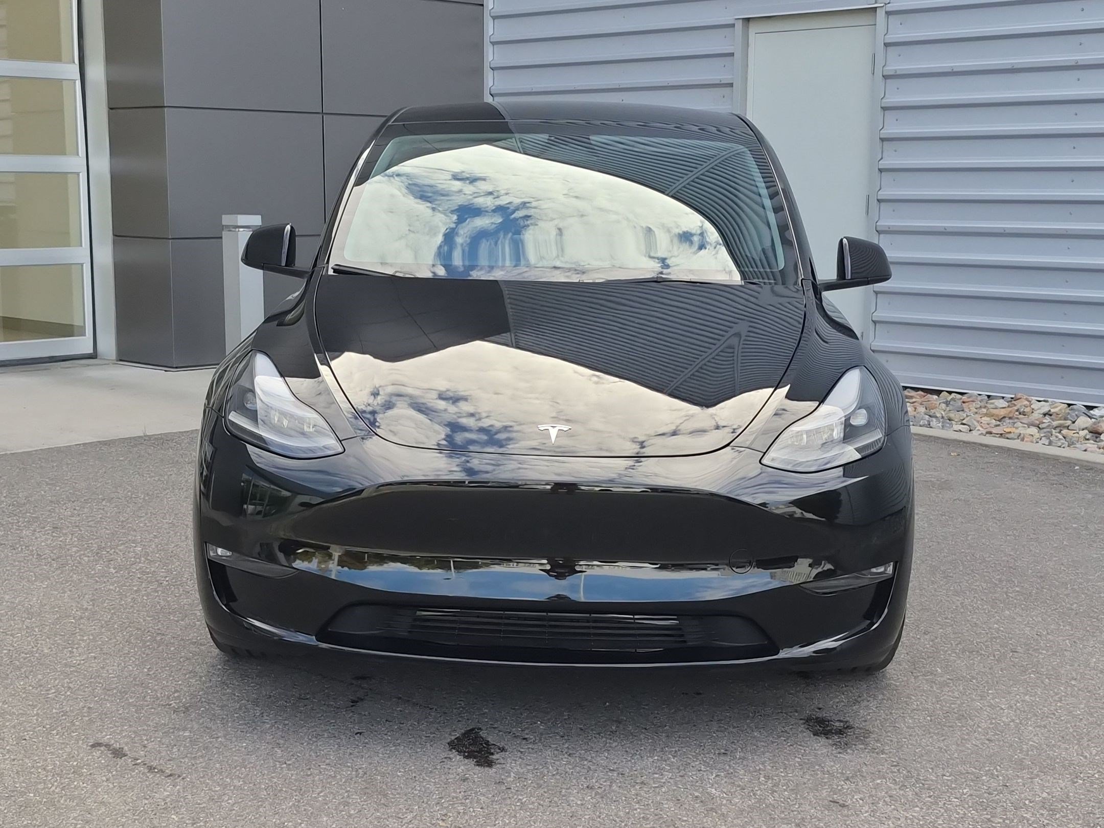 Used 2025 Tesla Model Y Performance AWD/4WD image 2