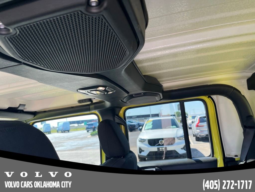 Used 2023 Jeep Gladiator Sport AWD/4WD image 16