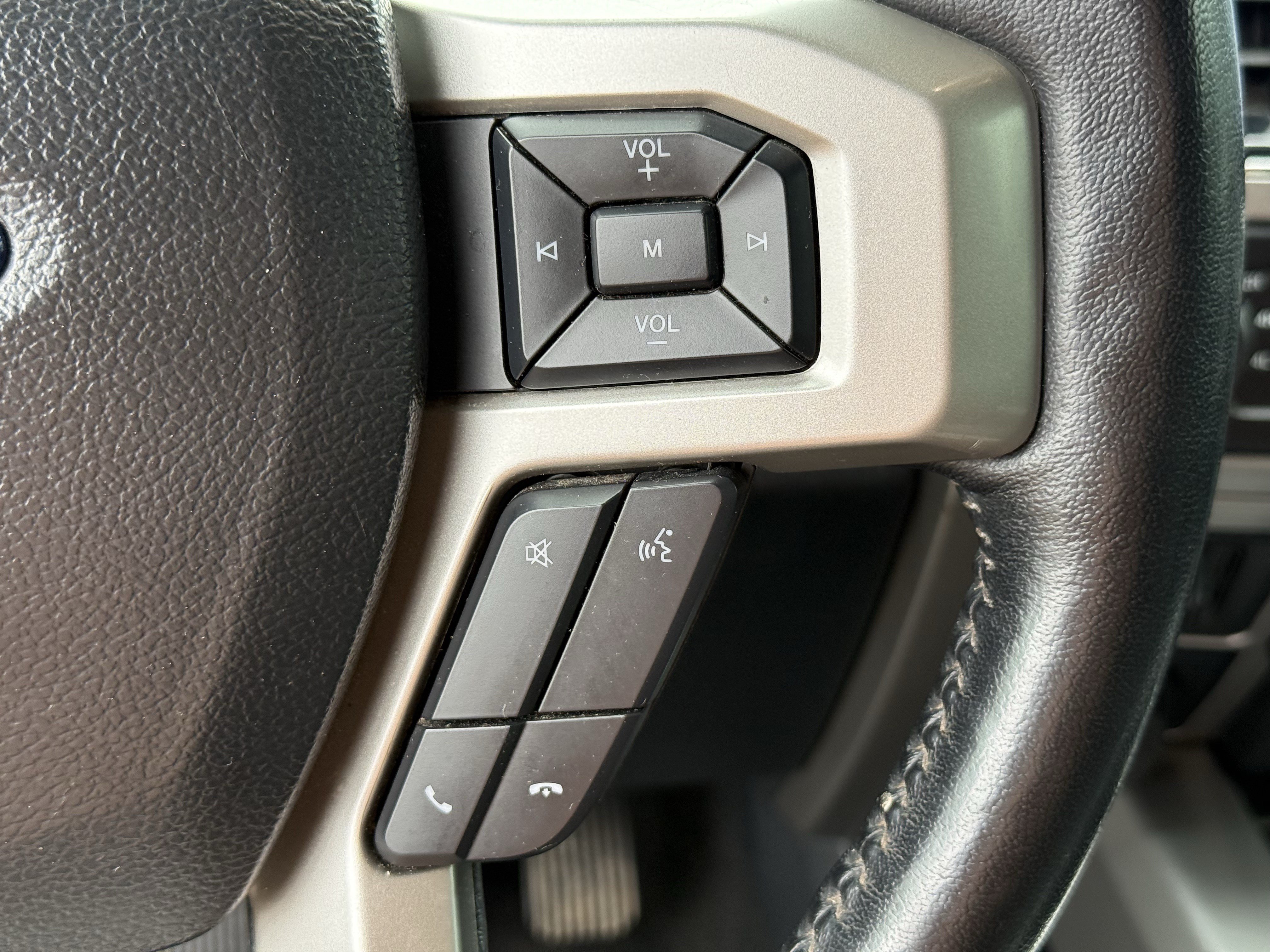 Used 2022 Ford F250 Lariat w/ Tremor Off-Road Package AWD/4WD image 17