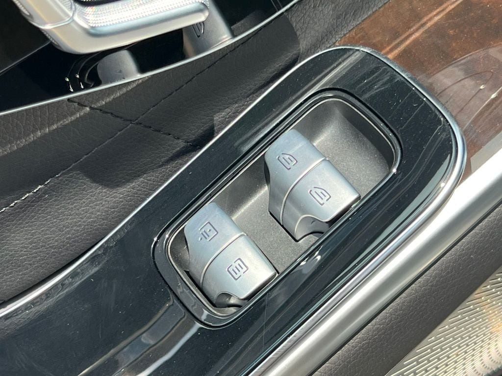 Used 2024 Mercedes-Benz S 580 4MATIC Sedan image 36