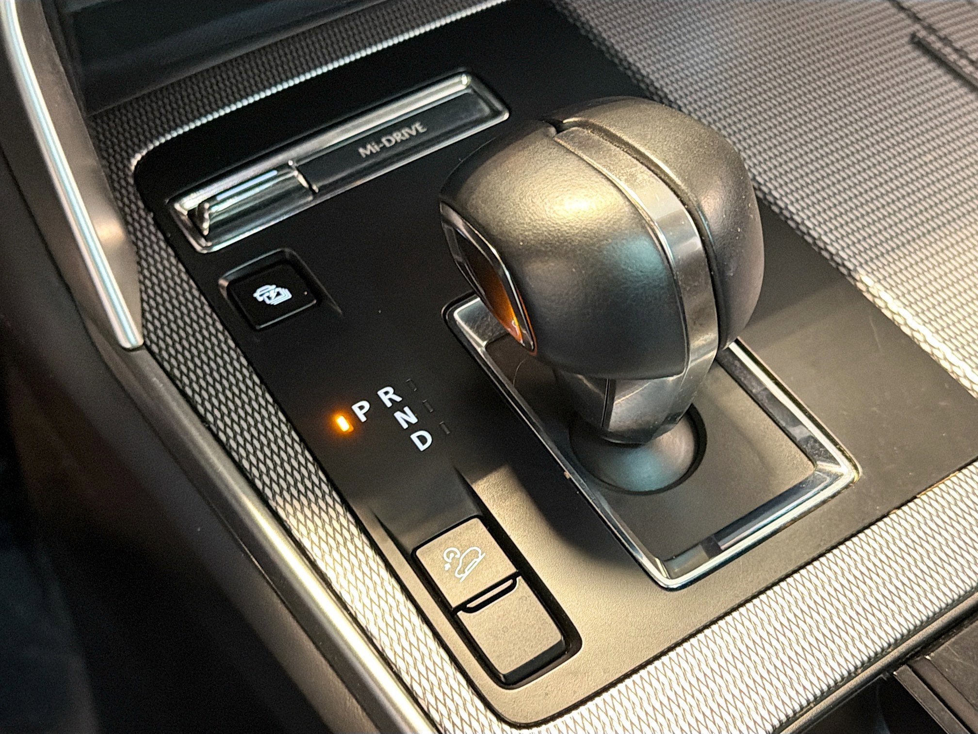 Used 2024 MAZDA CX-90 Plug-In Hybrid w/ Premium Pkg image 24