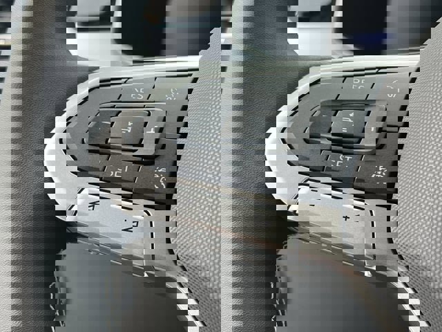 New 2025 Volkswagen Taos SE image 21