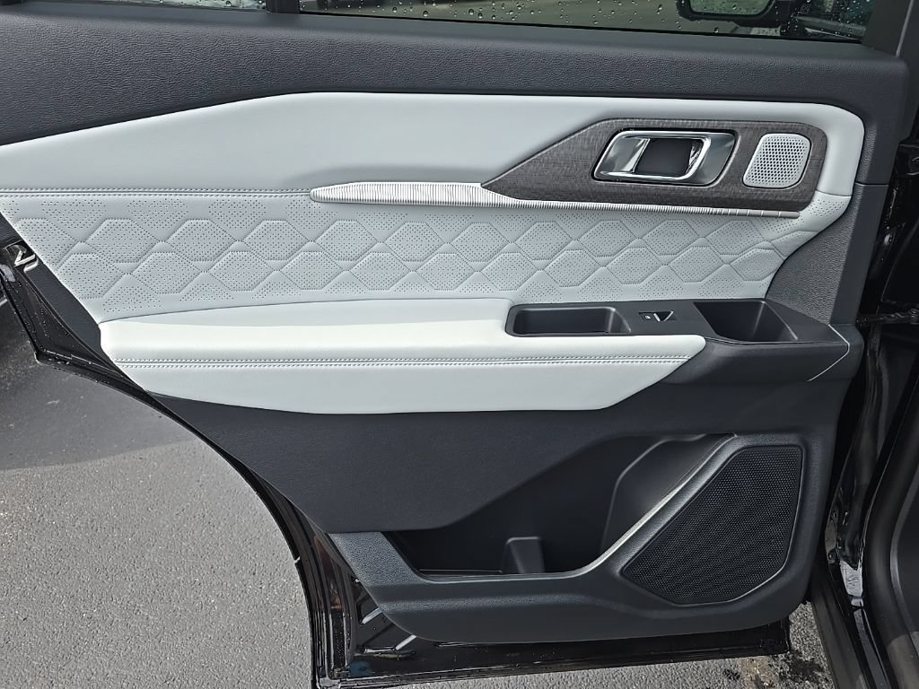 New 2026 Ford Explorer Platinum w/ LUX Leather Package AWD/4WD image 35