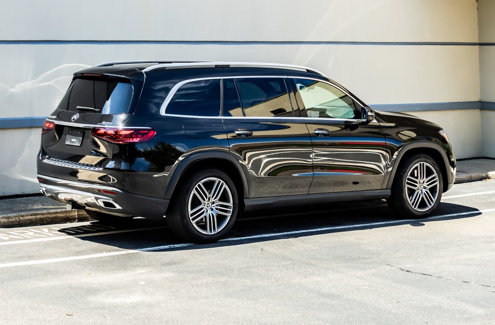 Used 2024 Mercedes-Benz GLS 450 4MATIC image 8