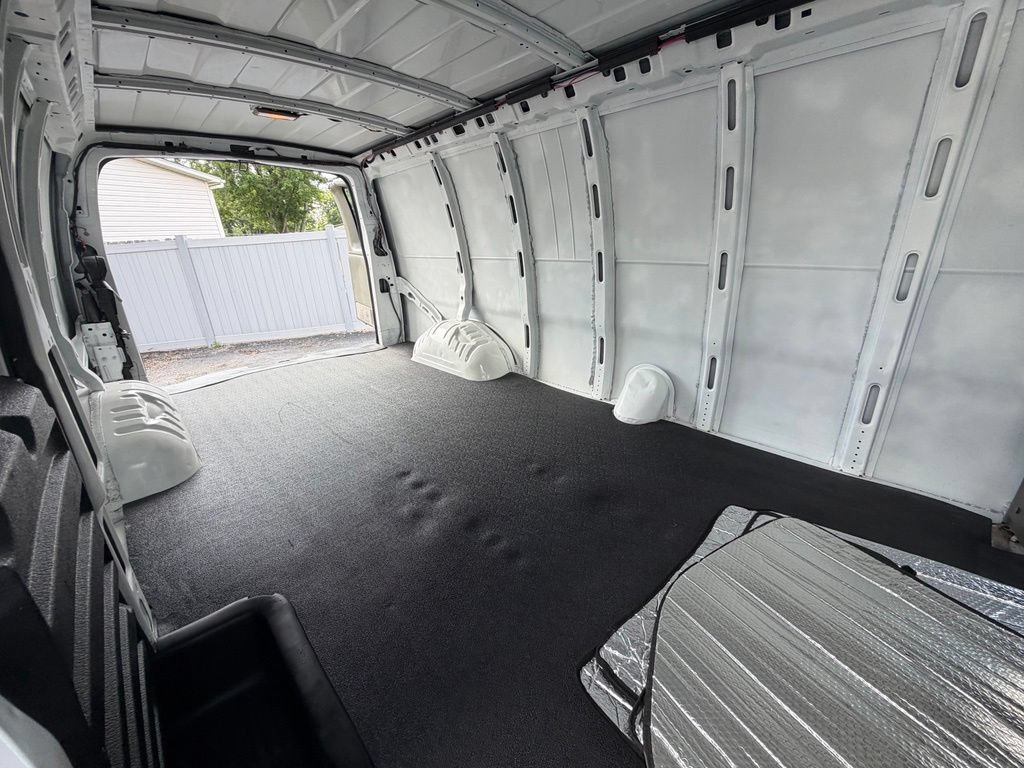 Used 2014 Chevrolet Express 2500 Extended RWD image 40