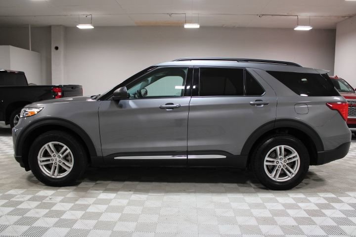 Used 2023 Ford Explorer XLT image 7