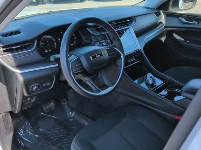 Certified 2023 Jeep Grand Cherokee Laredo AWD/4WD image 10