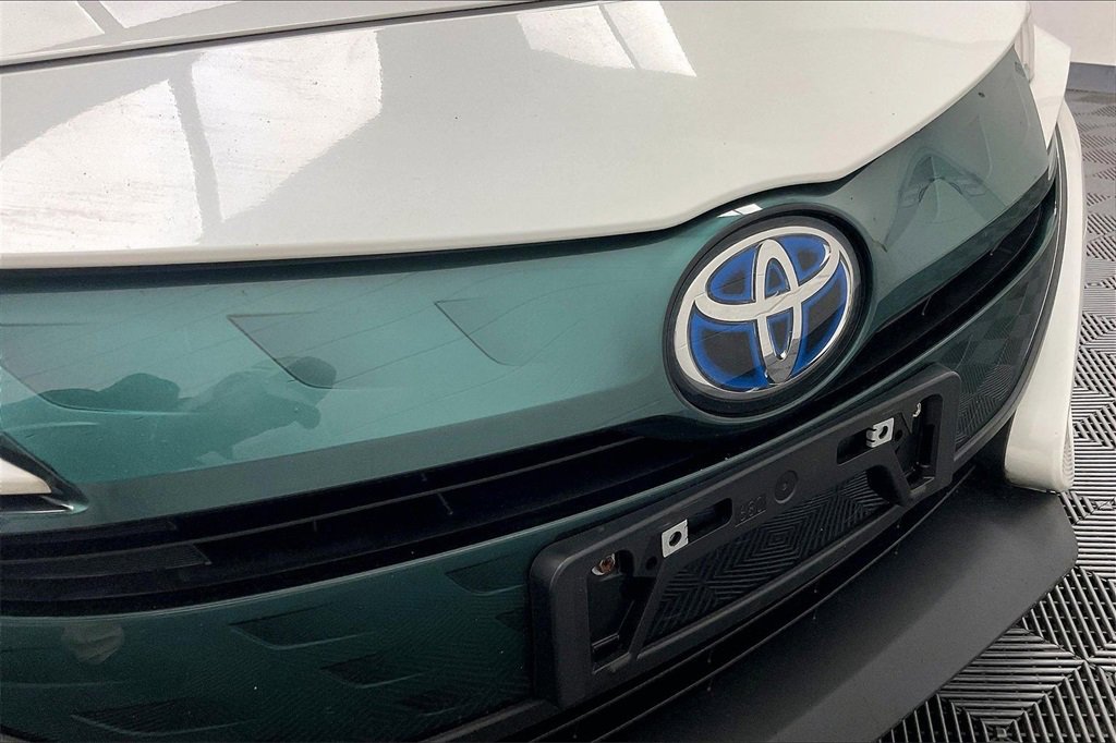 Used 2017 Toyota Prius Prime Plus image 25