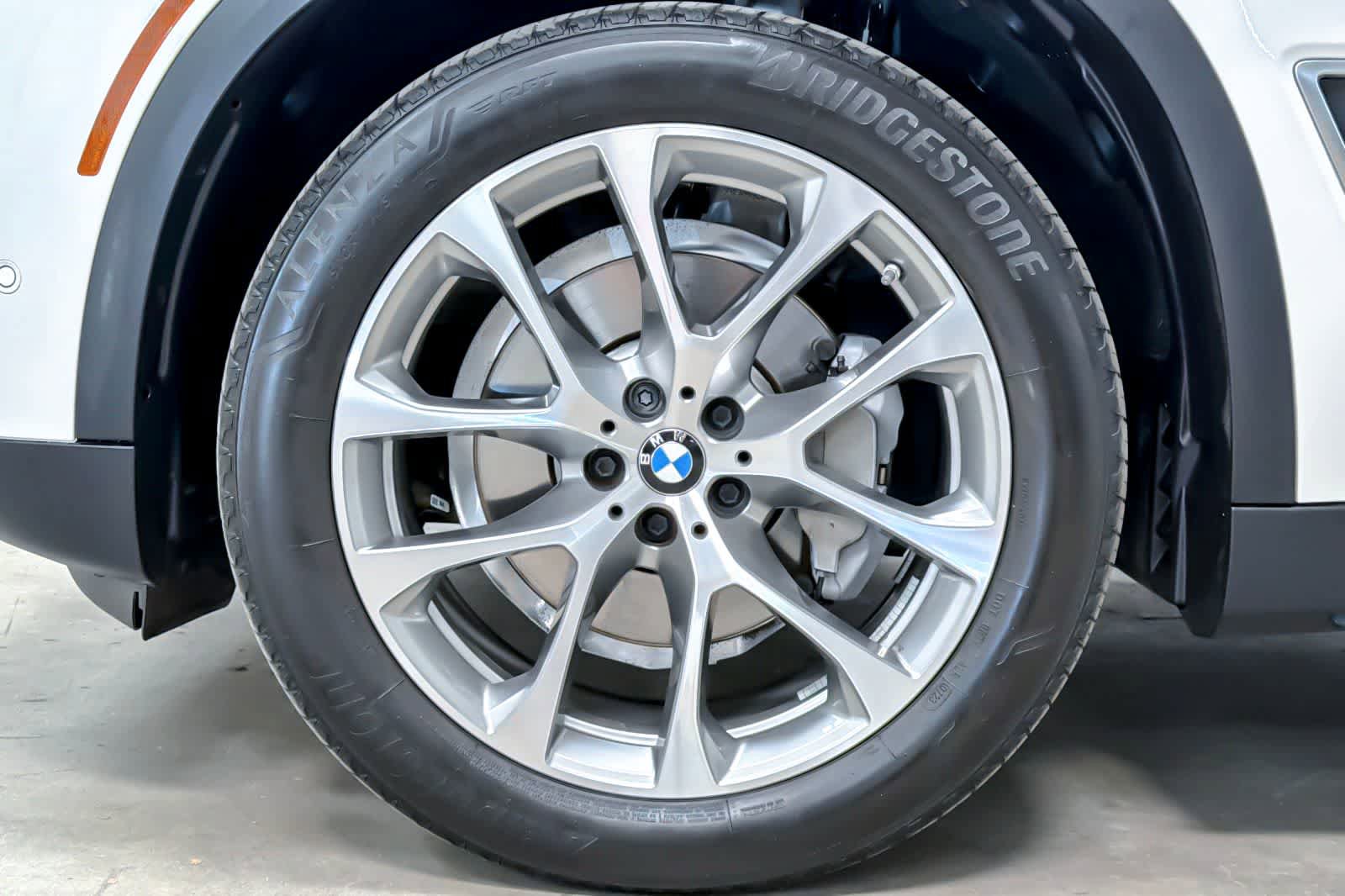 Used 2023 BMW X5 xDrive40i AWD/4WD image 27
