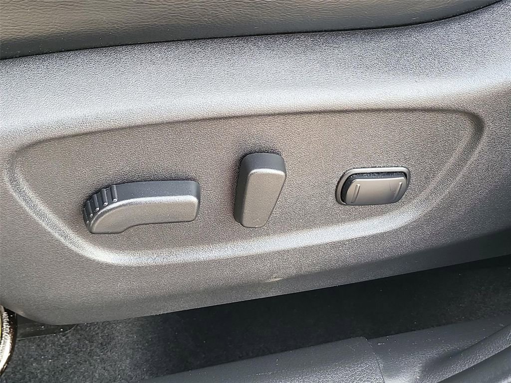 Used 2020 Nissan Rogue Sport SV w/ Technology Package image 38