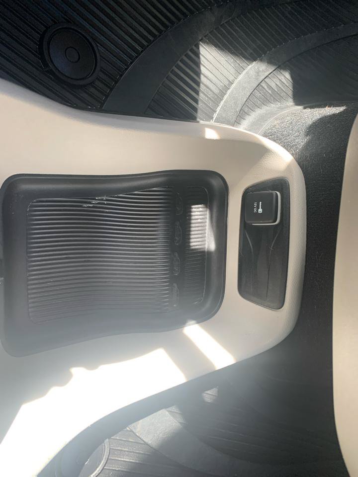 Used 2017 Chrysler Pacifica LX FWD image 17