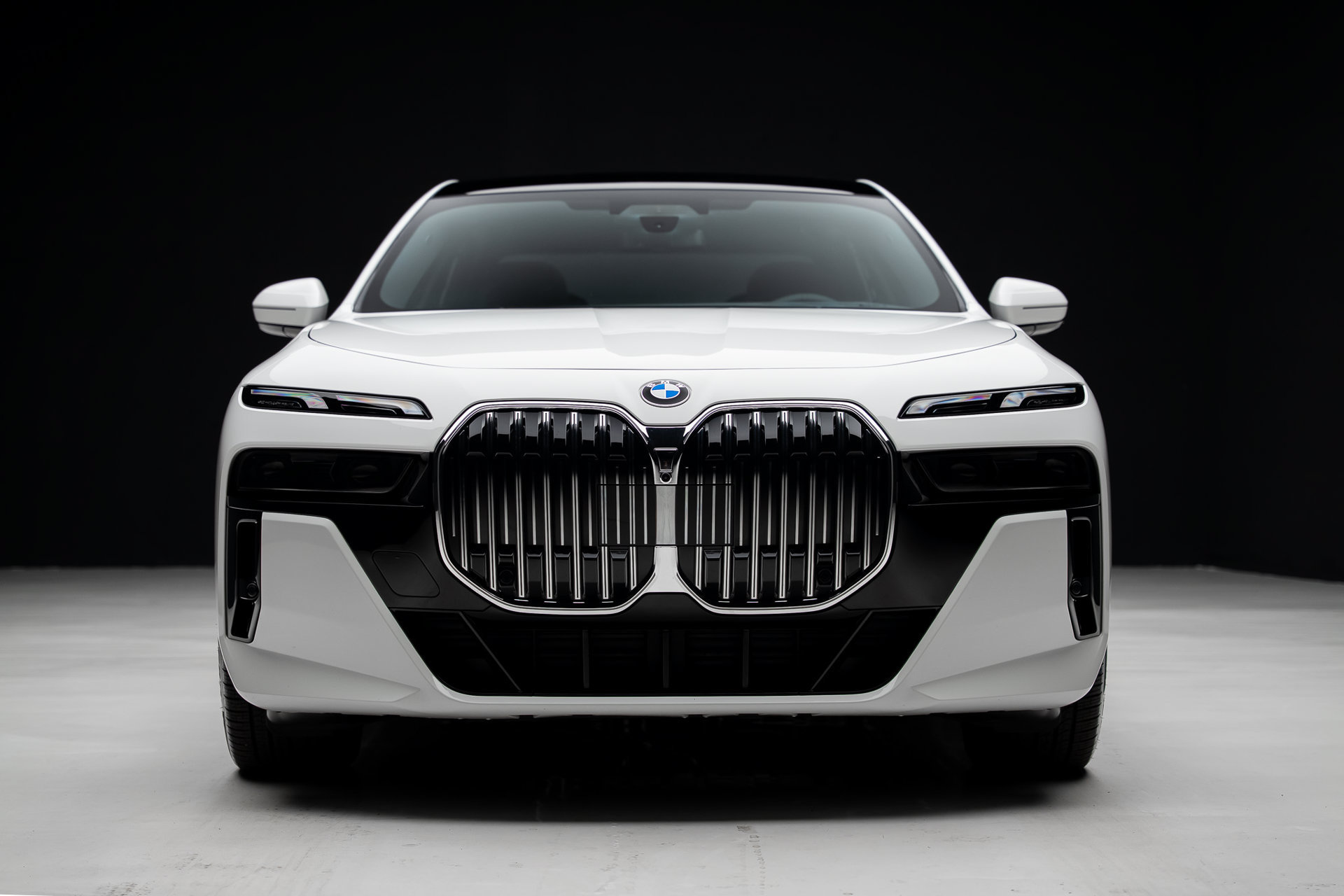 Used 2026 BMW 740i RWD image 8