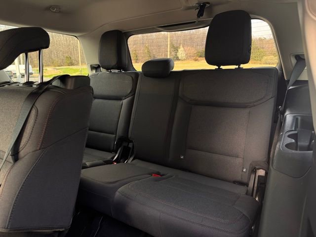 Used 2025 Ford Expedition Active image 24