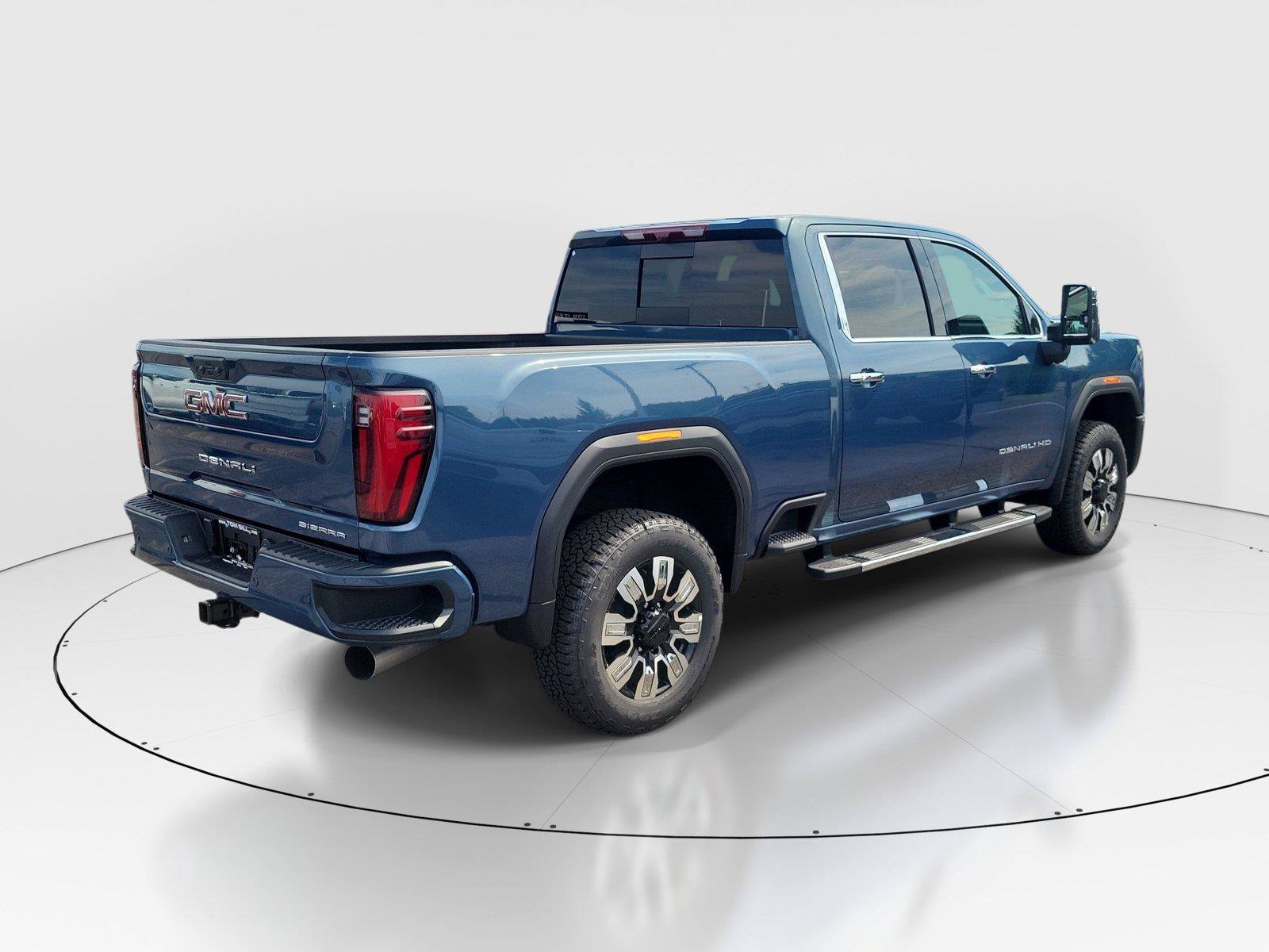 New 2026 GMC Sierra 2500 Denali w/ Denali Reserve Package AWD/4WD image 4
