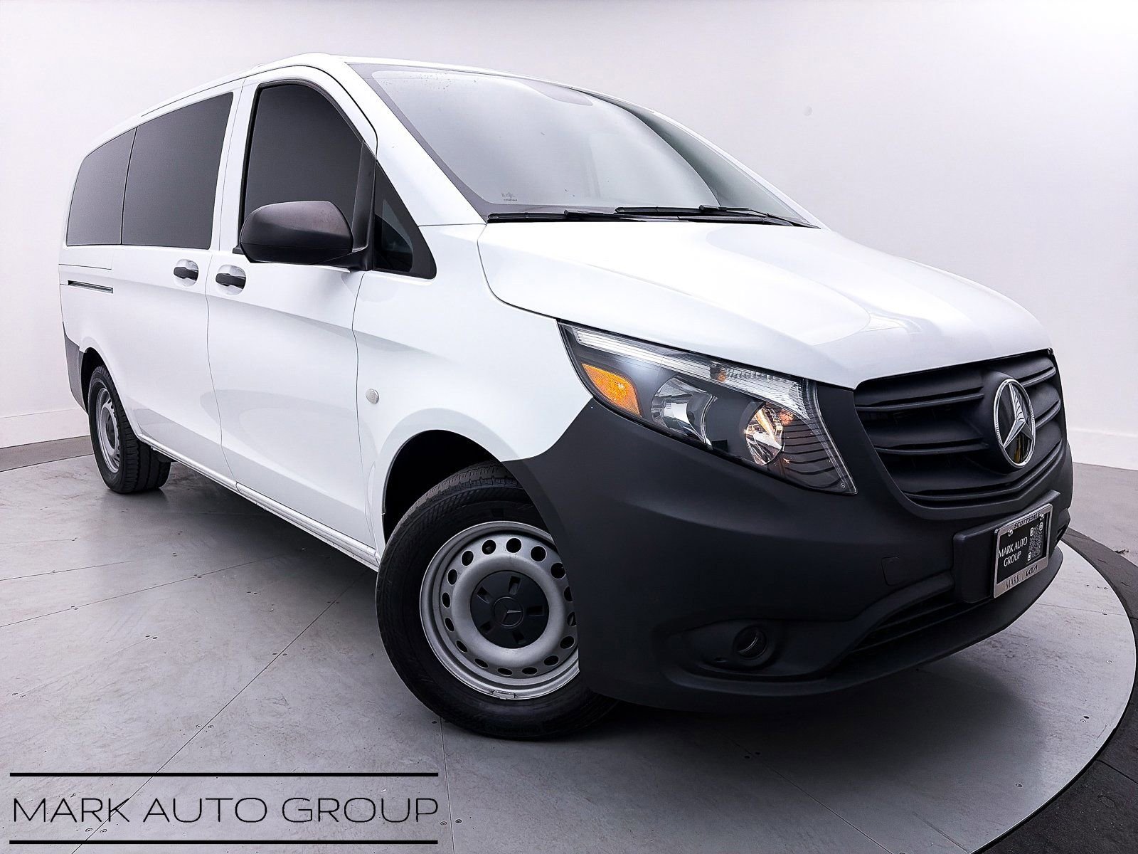 Used 2023 Mercedes-Benz Metris Passenger image 1
