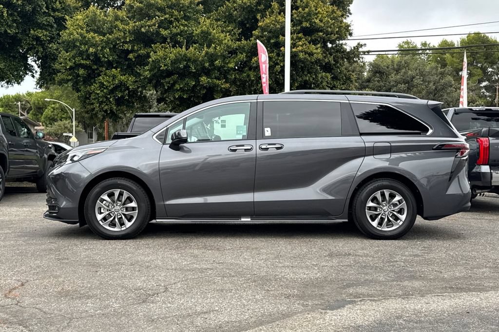 Certified 2025 Toyota Sienna XLE w/ XLE Plus Package AWD/4WD image 6