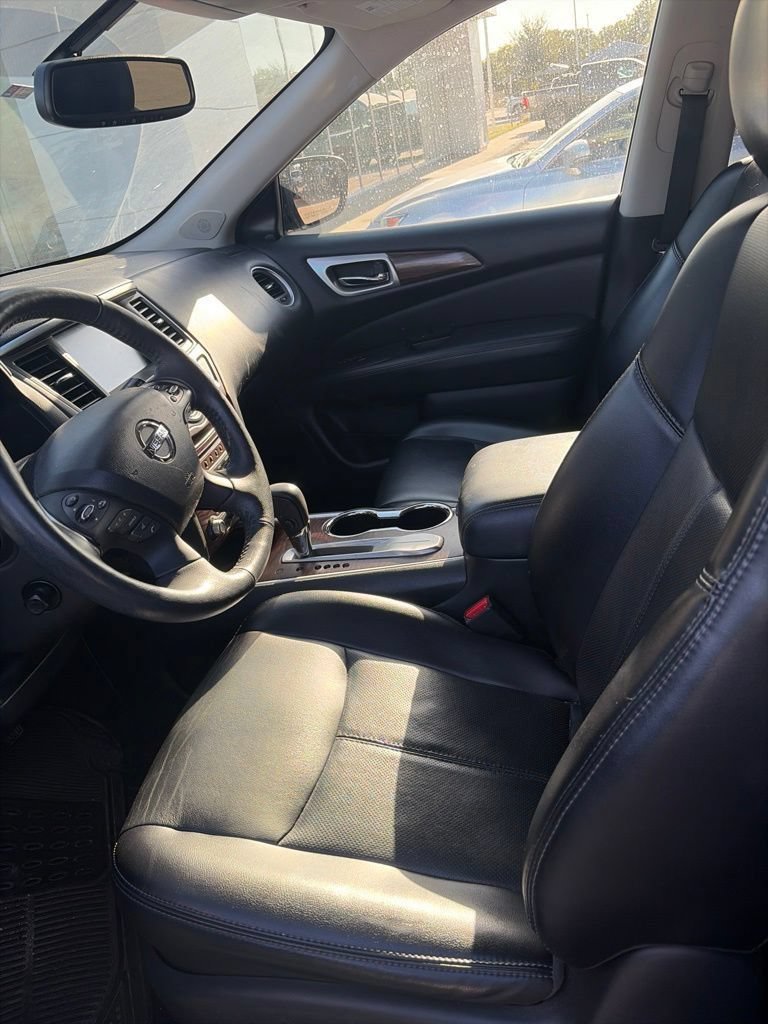Certified 2020 Nissan Pathfinder Platinum w/ Cargo Package FWD image 16