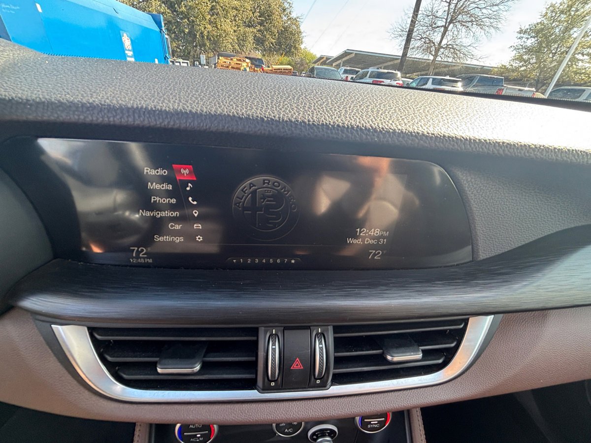 Used 2019 Alfa Romeo Stelvio image 8