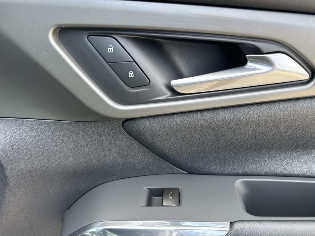 New 2026 Chevrolet Traverse LT FWD image 14