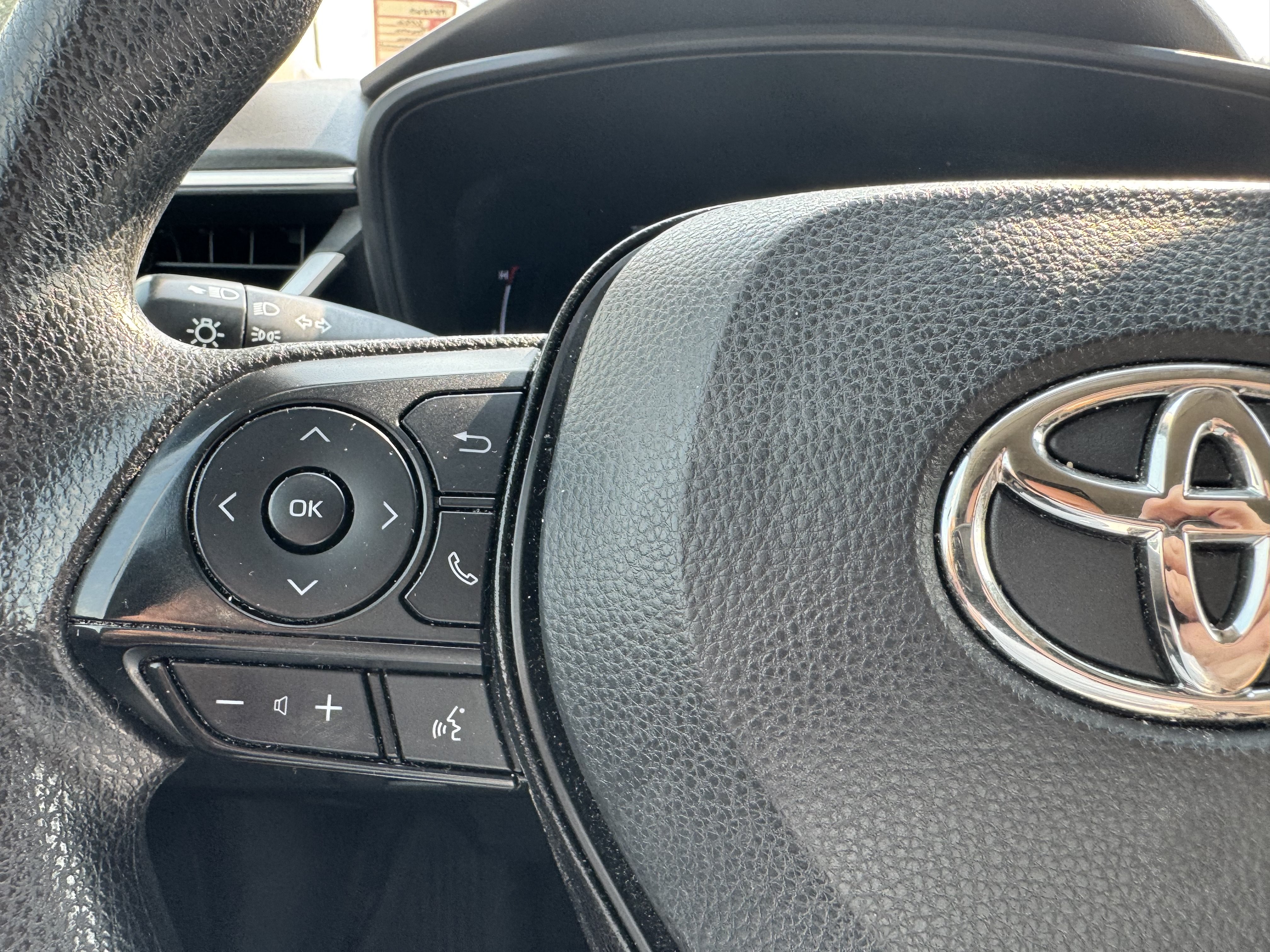 Used 2026 Toyota Corolla LE FWD image 12